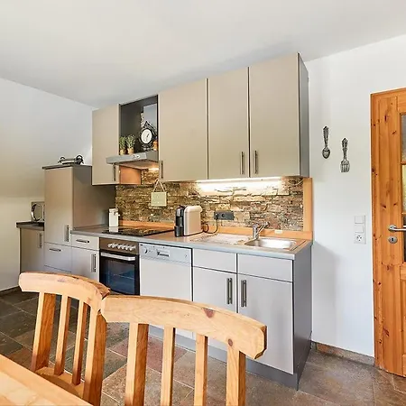 Onkel Toms Huette, Weingut Friedhelm Lenz