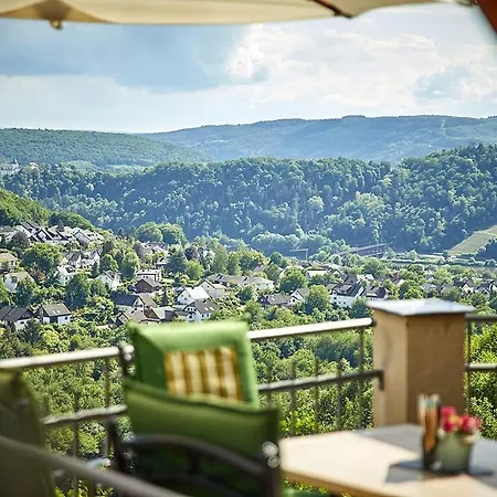 Onkel Toms Huette, Weingut Friedhelm Lenz * Bullay
