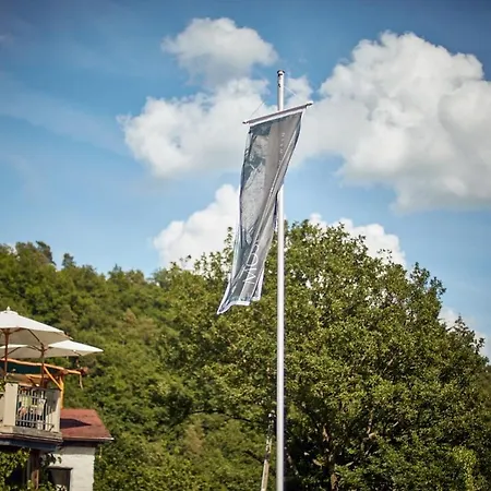 Onkel Toms Huette, Weingut Friedhelm Lenz * בולאיי