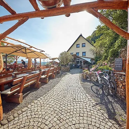 Onkel Toms Huette, Weingut Friedhelm Lenz *
