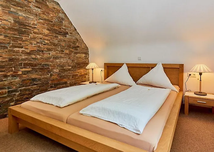 Kro Onkel Toms Huette, Weingut Friedhelm Lenz *