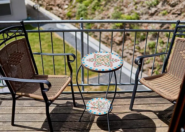 Onkel Toms Huette, Weingut Friedhelm Lenz Kro *