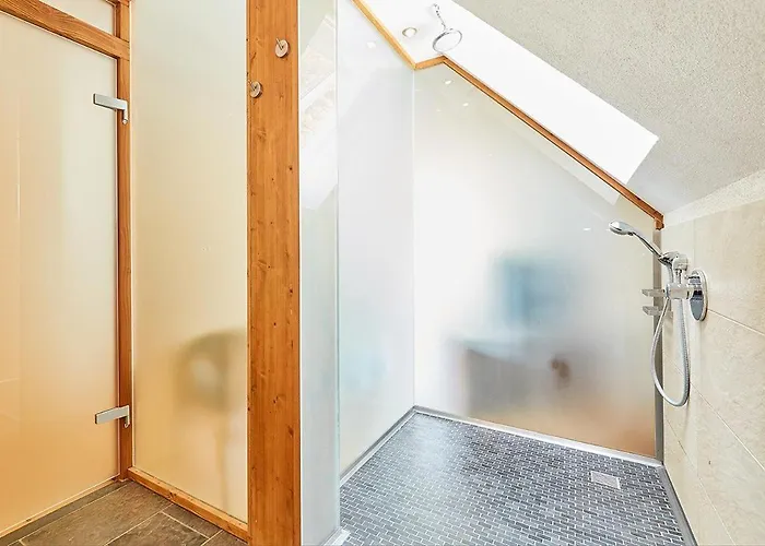 Han/Misafirhane Onkel Toms Huette, Weingut Friedhelm Lenz Bullay