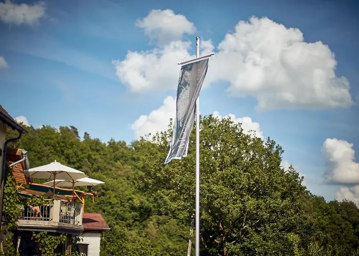 Onkel Toms Huette, Weingut Friedhelm Lenz * Bullay