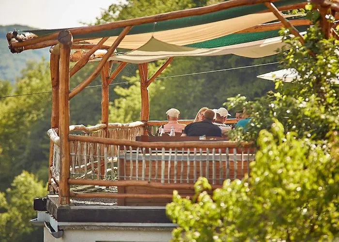 Onkel Toms Huette, Weingut Friedhelm Lenz * Bullay